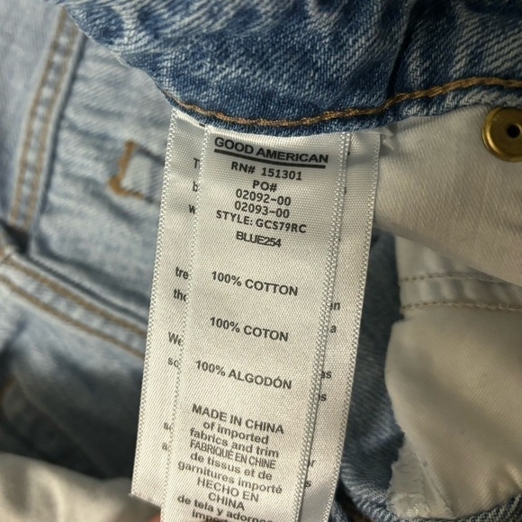 Good American Good Vintage Short Distressed size 6/28 - Picture 5 of 5